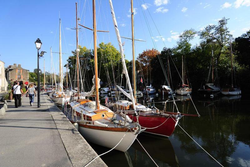 Aux Petits Bonheurs, Gites Culturel A La Roche Bernard Férel Exterior foto