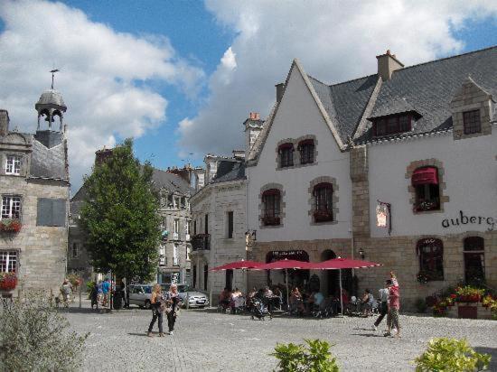 Aux Petits Bonheurs, Gites Culturel A La Roche Bernard Férel Exterior foto